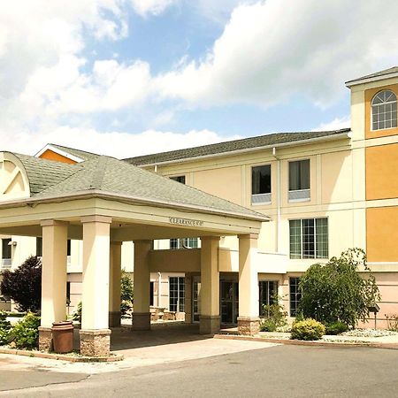 Comfort Inn & Suites Mount Pocono Exteriör bild