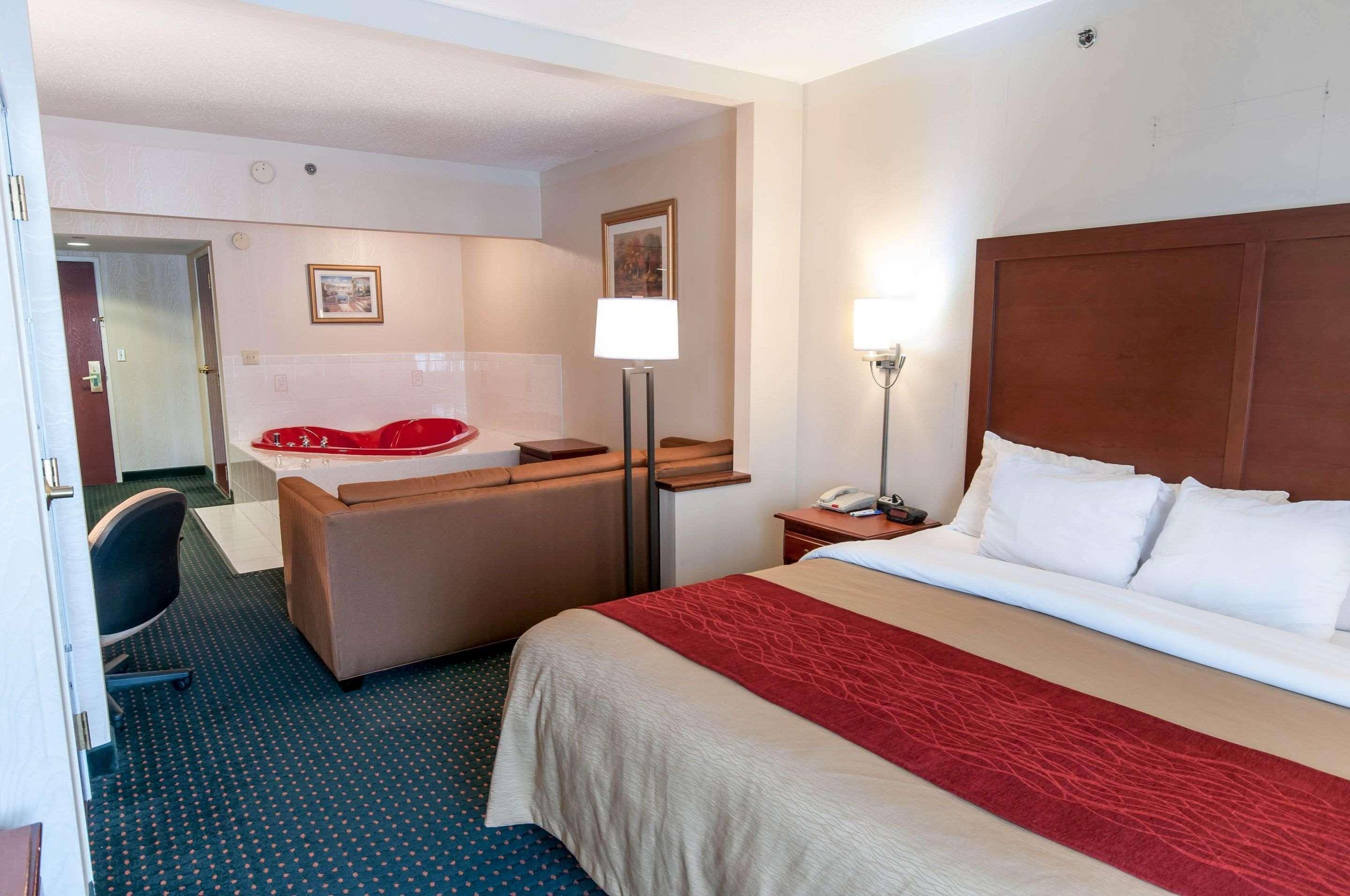 Comfort Inn & Suites Mount Pocono Exteriör bild
