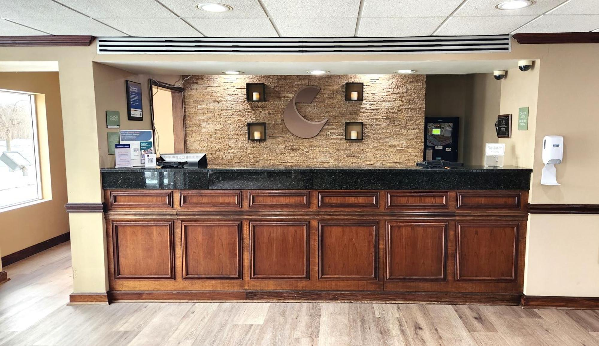 Comfort Inn & Suites Mount Pocono Exteriör bild