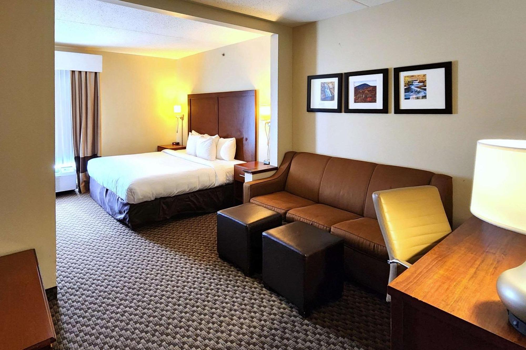 Comfort Inn & Suites Mount Pocono Exteriör bild