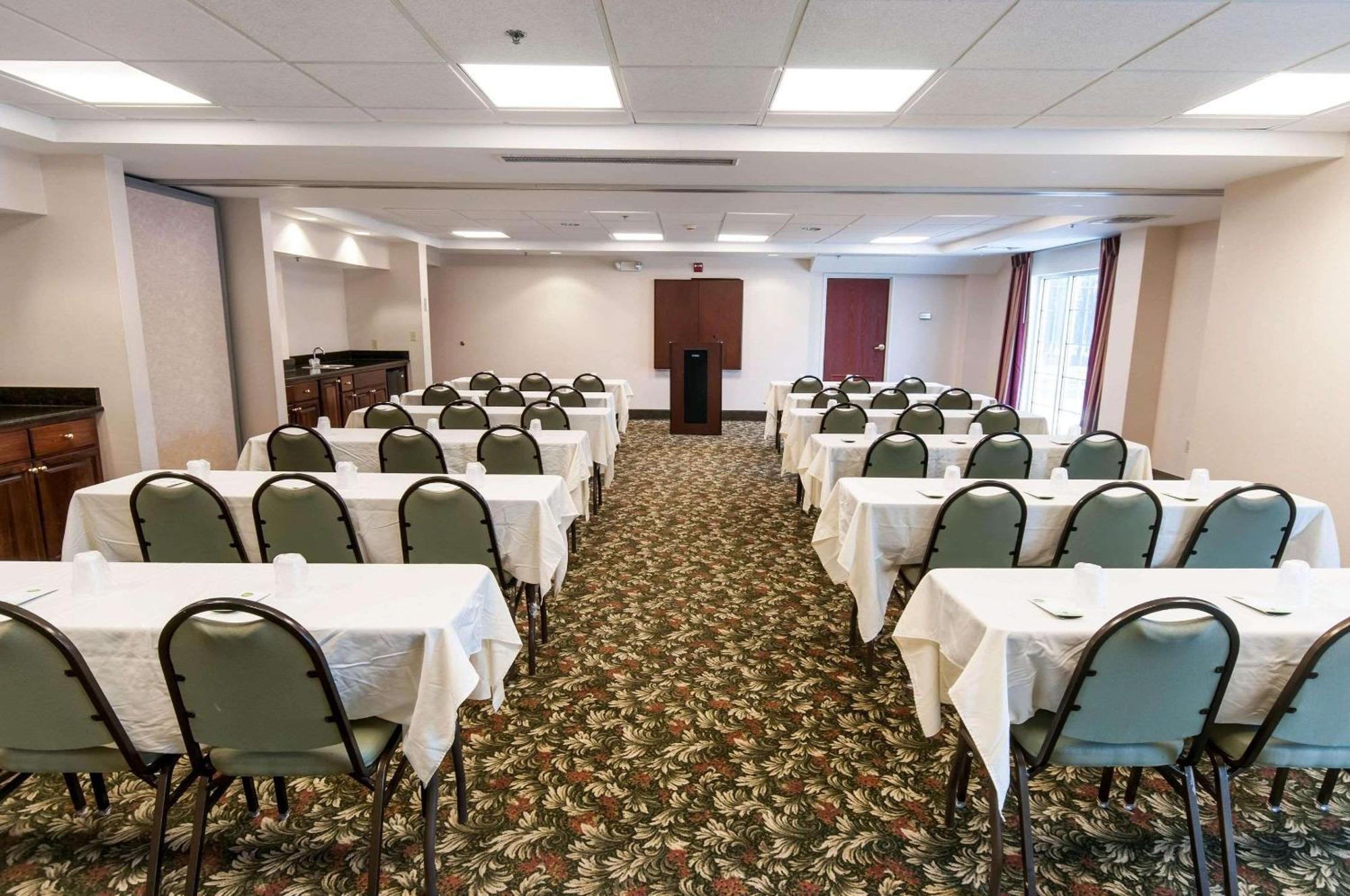 Comfort Inn & Suites Mount Pocono Exteriör bild