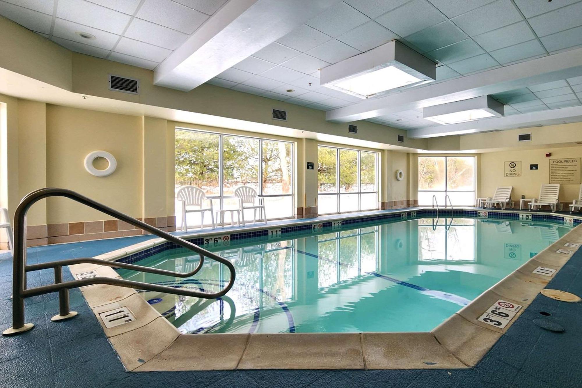 Comfort Inn & Suites Mount Pocono Exteriör bild