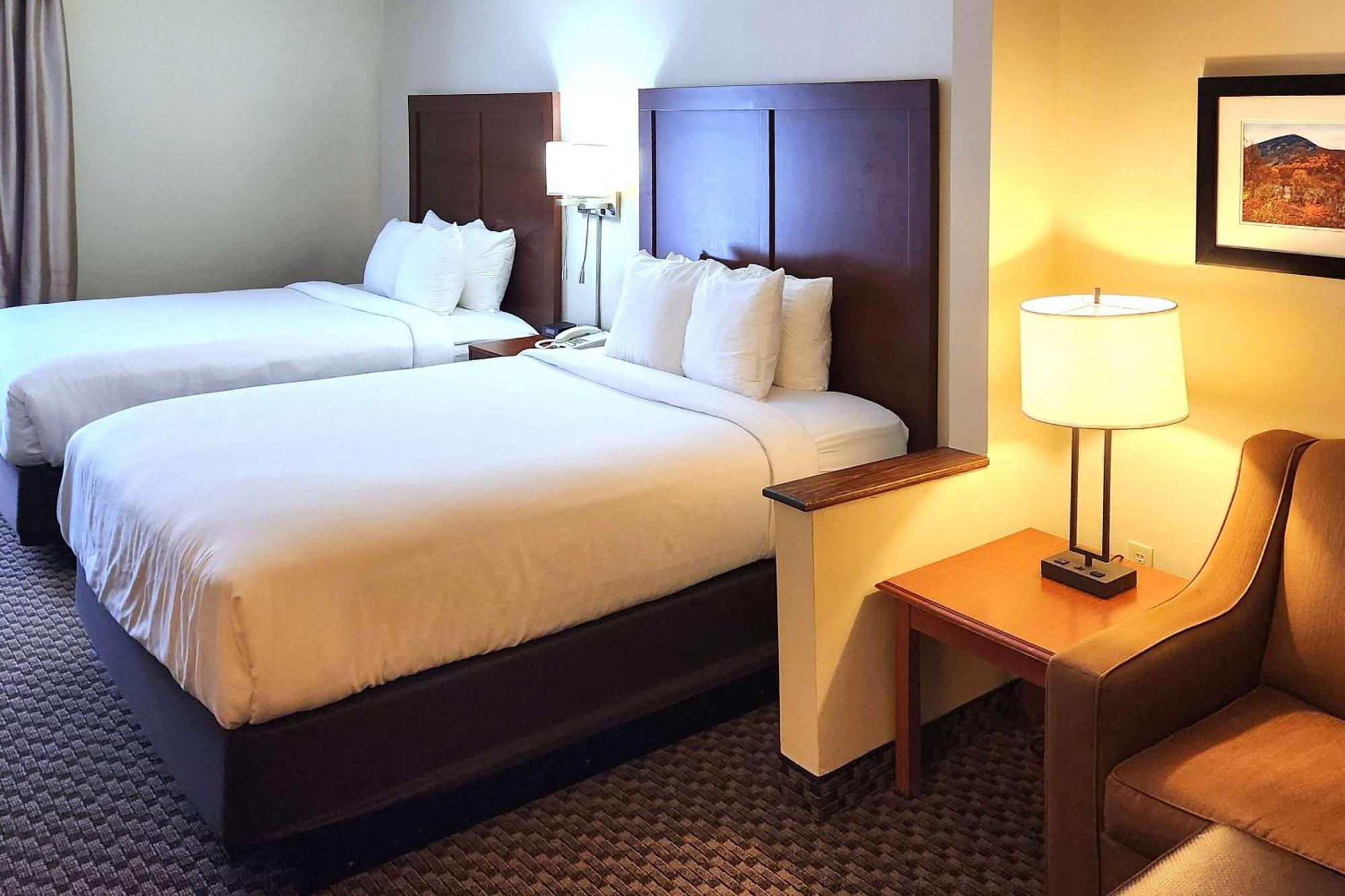 Comfort Inn & Suites Mount Pocono Exteriör bild