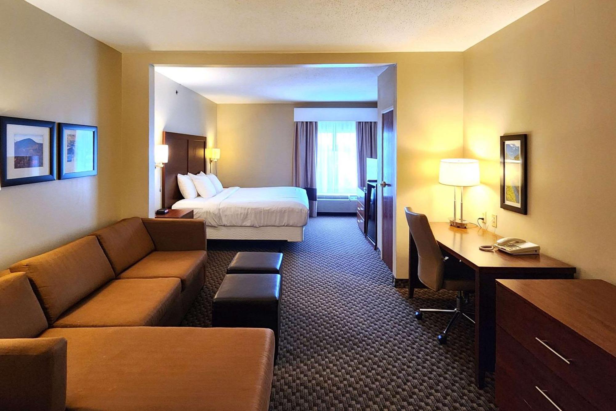 Comfort Inn & Suites Mount Pocono Exteriör bild