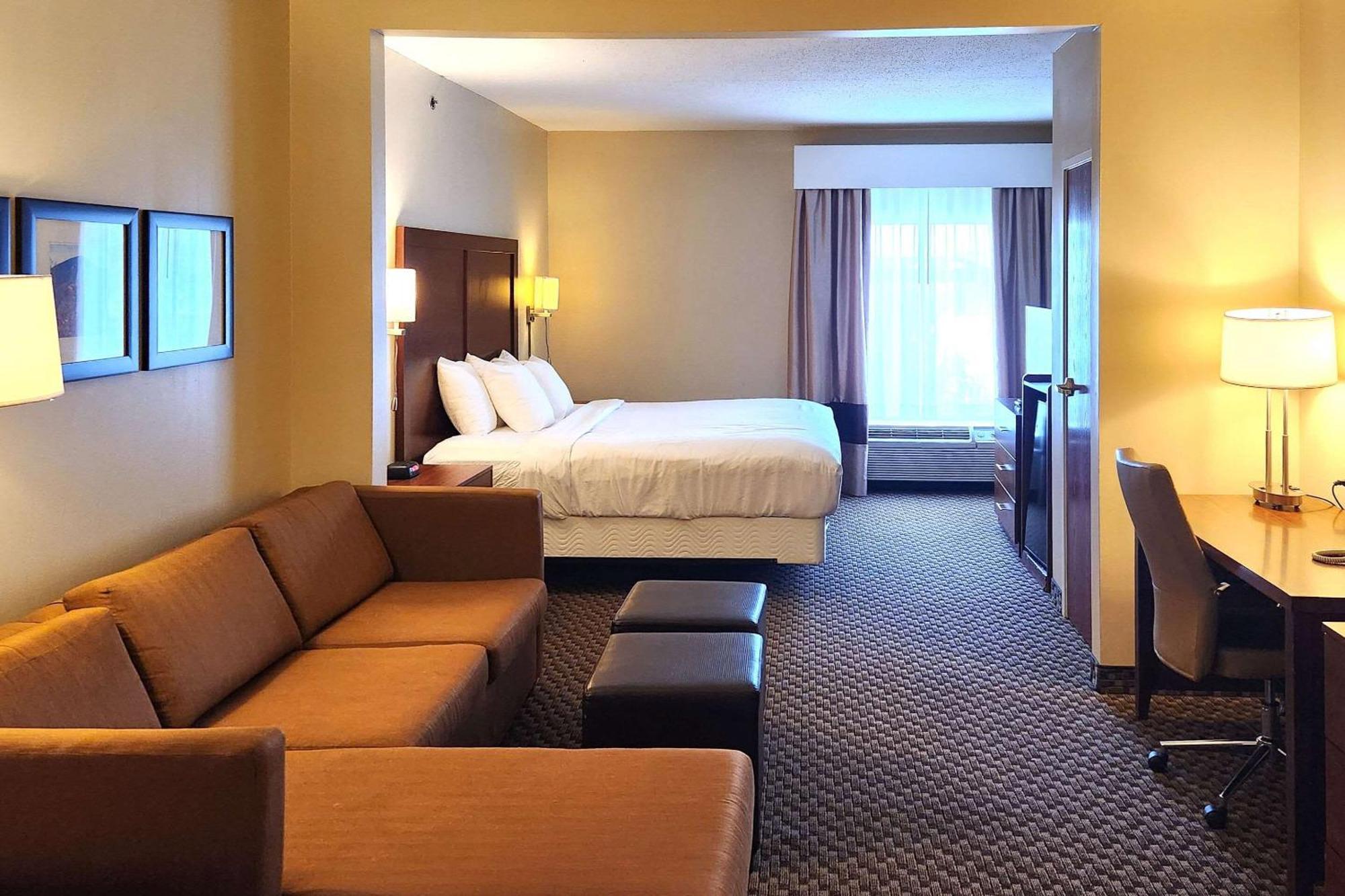 Comfort Inn & Suites Mount Pocono Exteriör bild