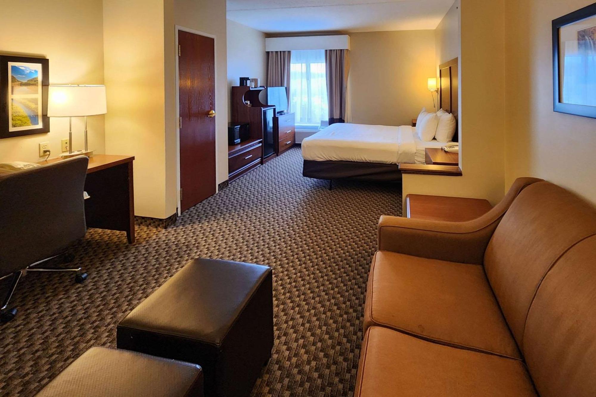 Comfort Inn & Suites Mount Pocono Exteriör bild