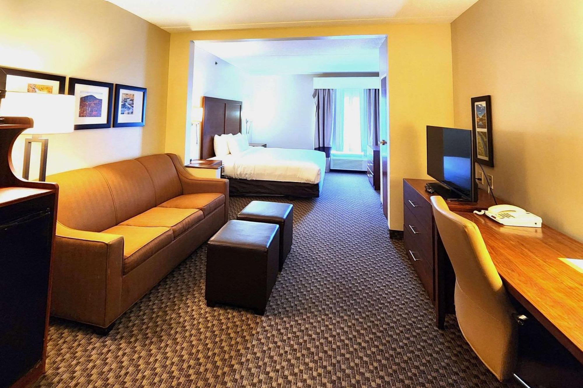 Comfort Inn & Suites Mount Pocono Exteriör bild