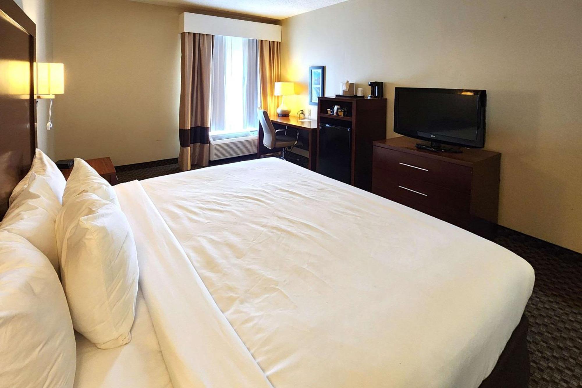 Comfort Inn & Suites Mount Pocono Exteriör bild