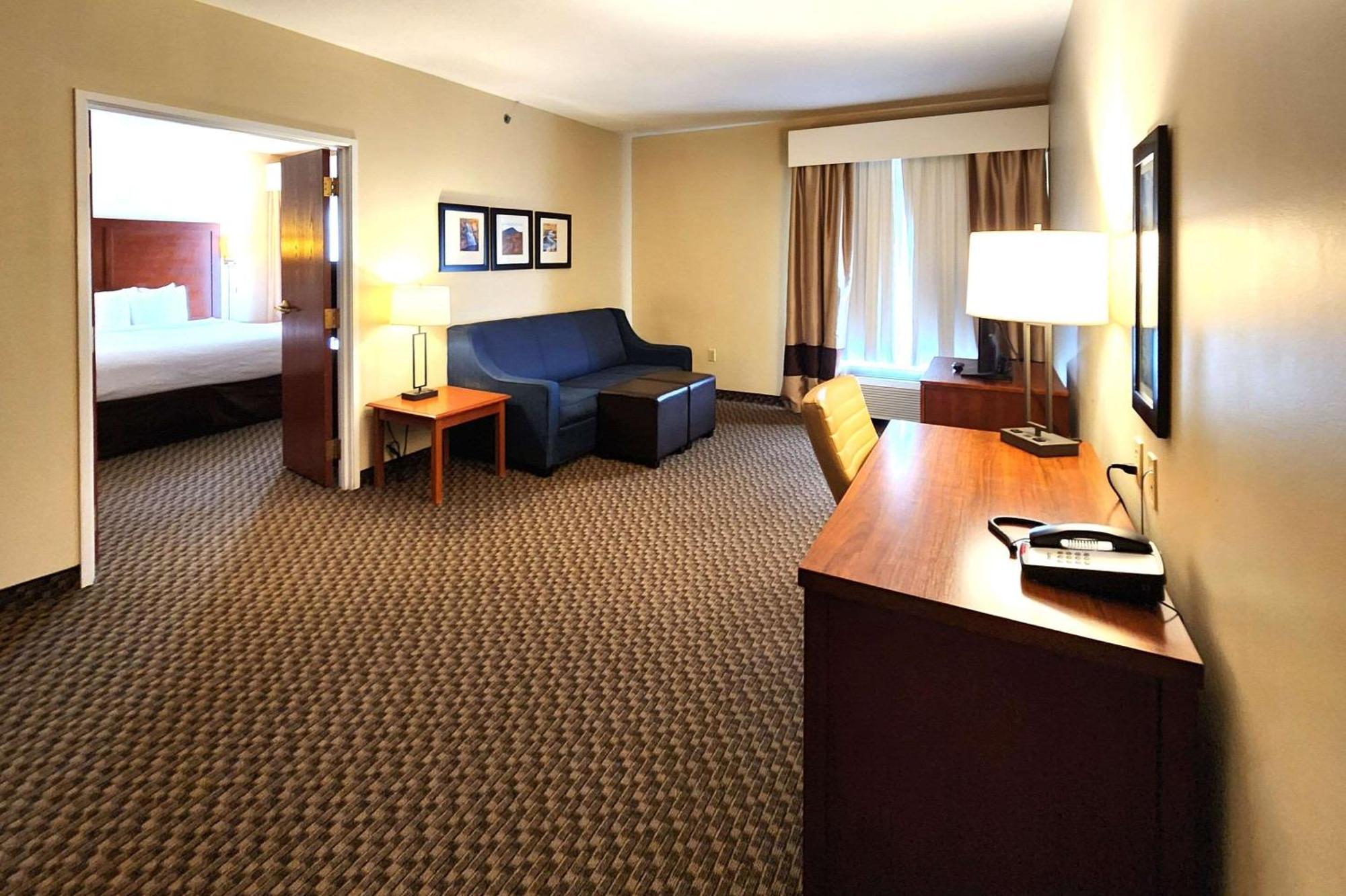 Comfort Inn & Suites Mount Pocono Exteriör bild