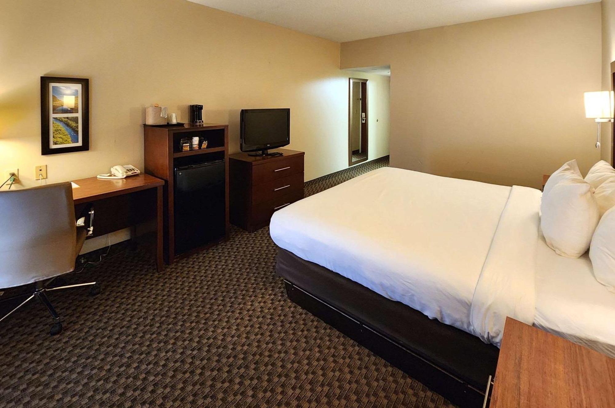 Comfort Inn & Suites Mount Pocono Exteriör bild