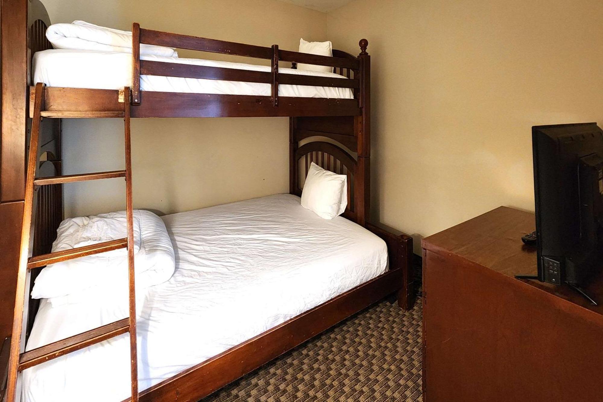 Comfort Inn & Suites Mount Pocono Exteriör bild