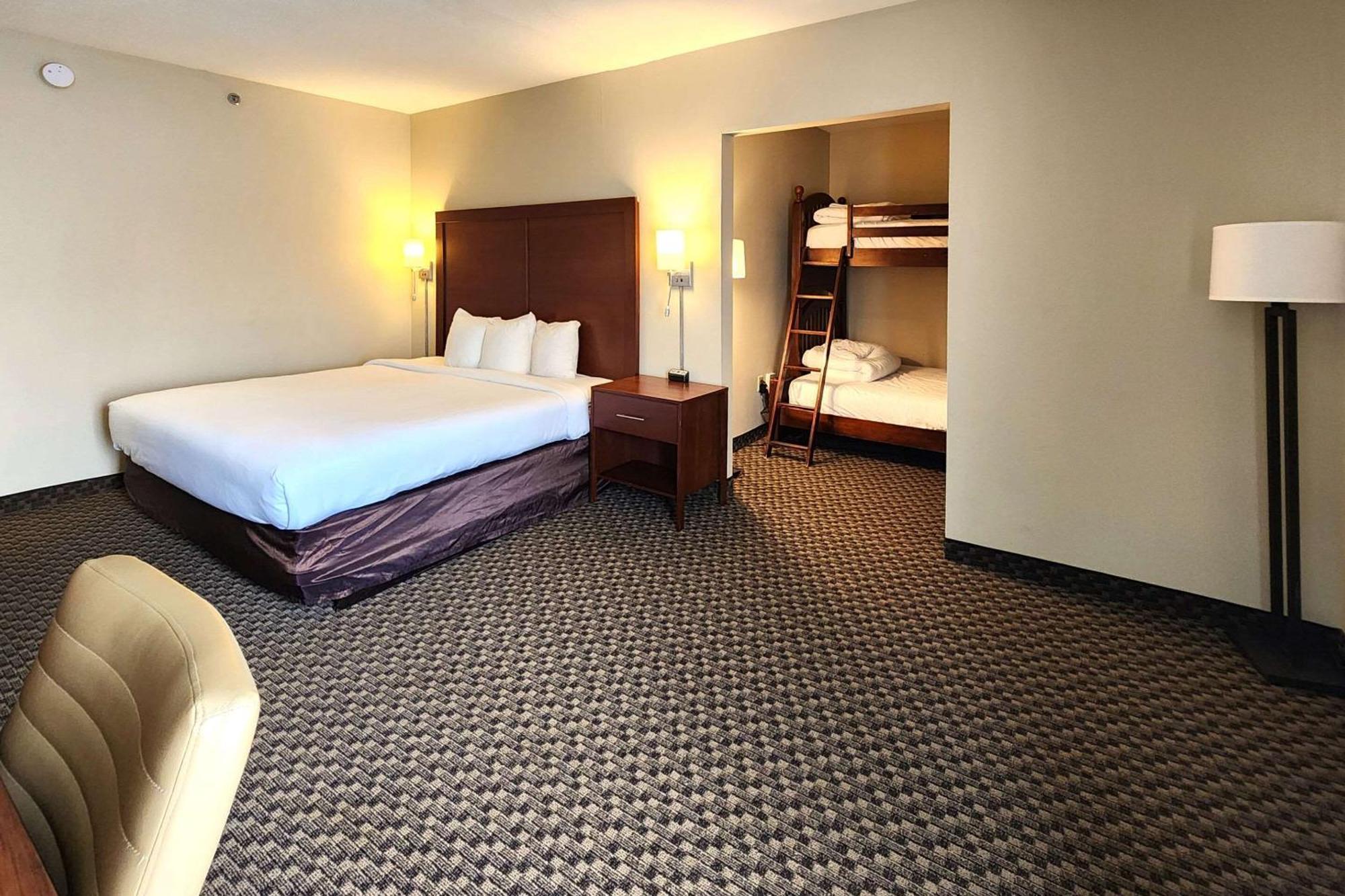 Comfort Inn & Suites Mount Pocono Exteriör bild