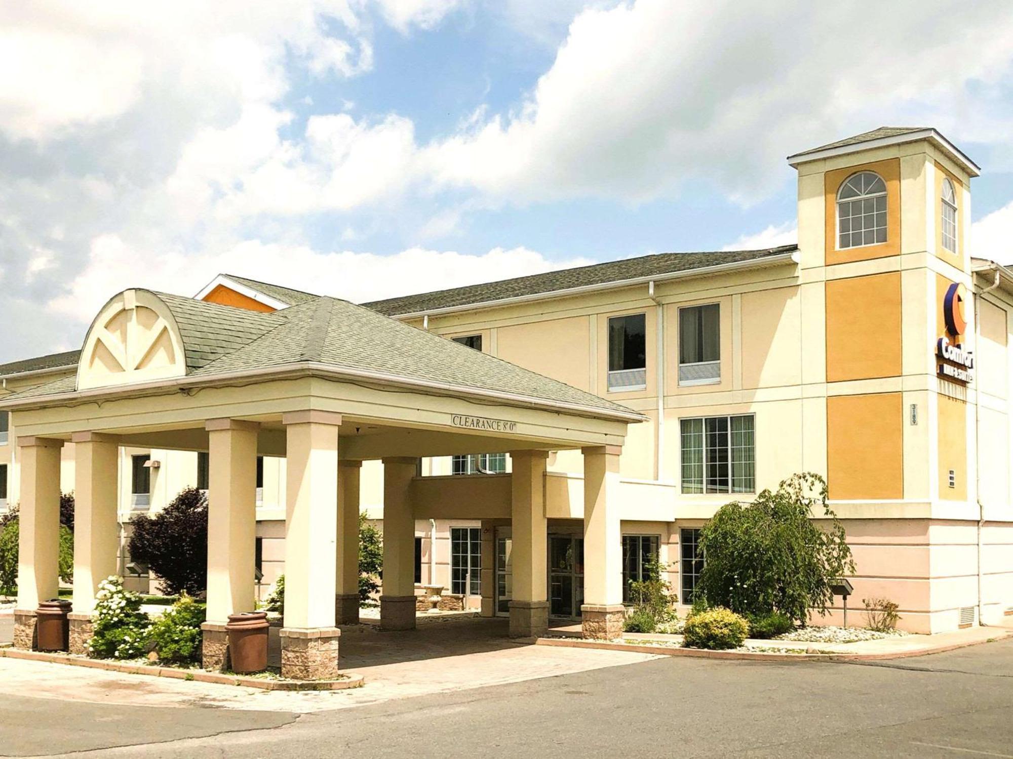 Comfort Inn & Suites Mount Pocono Exteriör bild