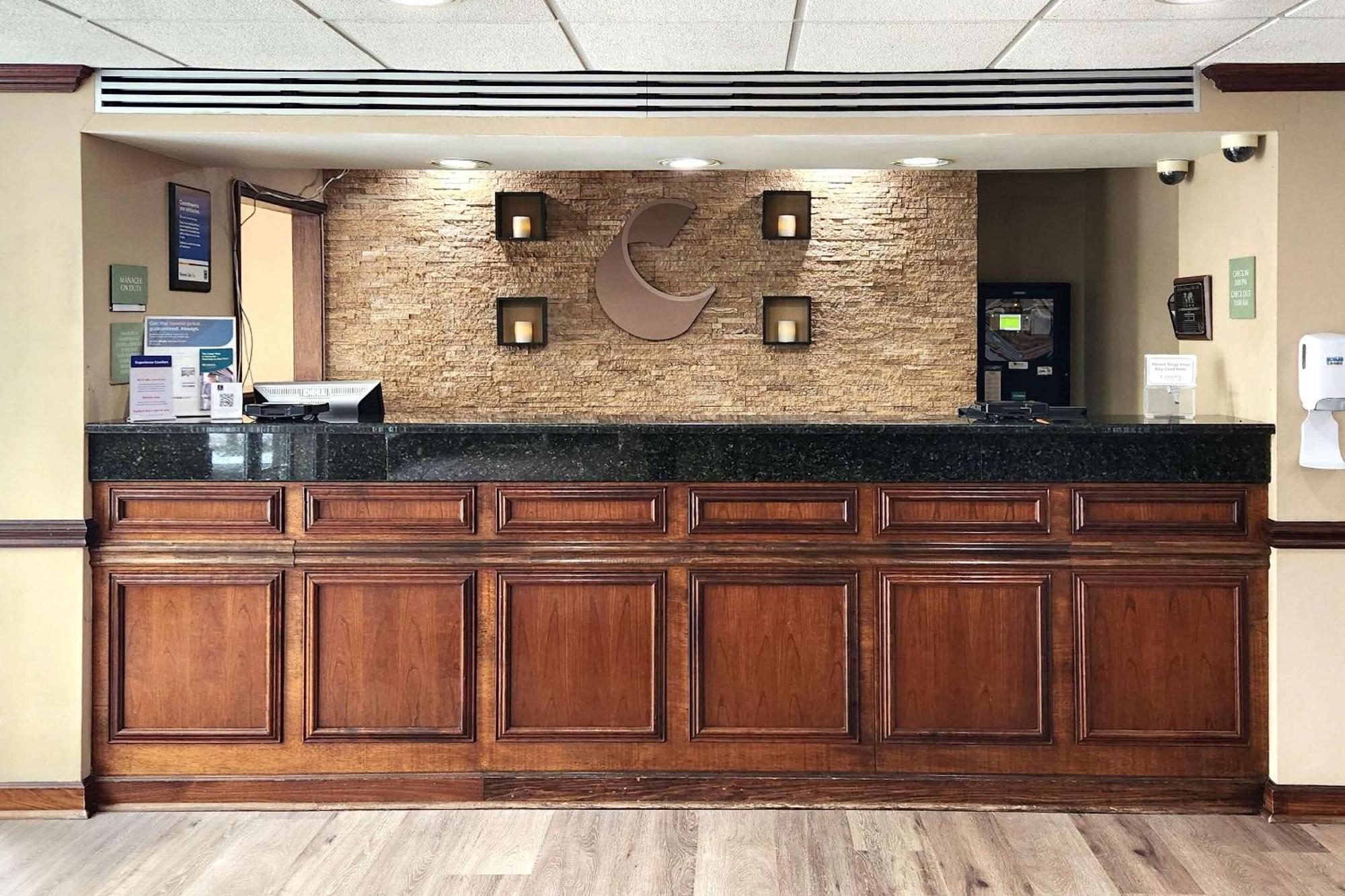 Comfort Inn & Suites Mount Pocono Exteriör bild